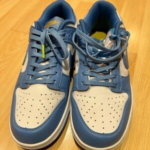 Nike Men's Sneakers in Blue and White